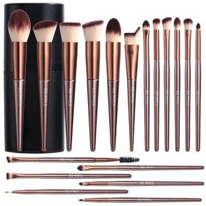 Makeup Brush Set 18 Pcs Premium Synthetic Foundation Powder Concealers